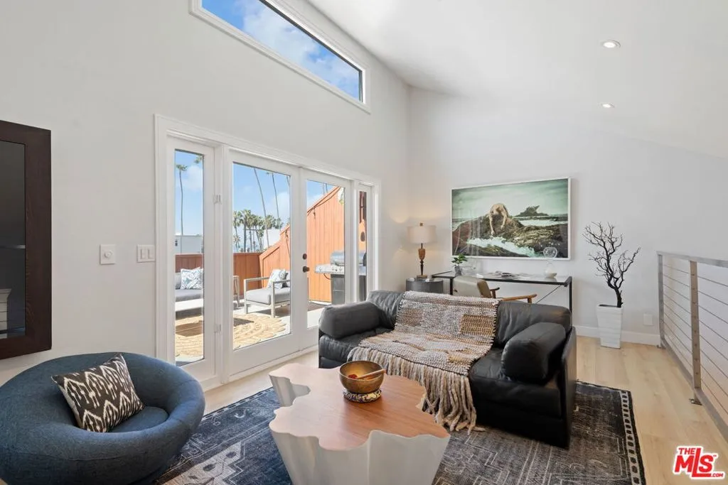 2108 Neilson Way, Santa Monica, California 90405 home-pic-18